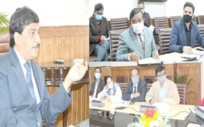 Kashmir Chief Secretary reviews centrally sponsored schemes of H&UD department