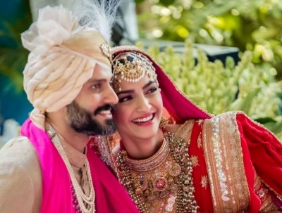 Rhea Kapoor wishes Sonam Kapoor Ahuja, Anand Ahuja on marriage anniversary