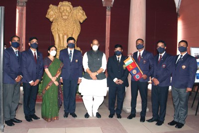Rajnath Singh meets team of Jawahar Institute of Mountaineering & Winter Sports