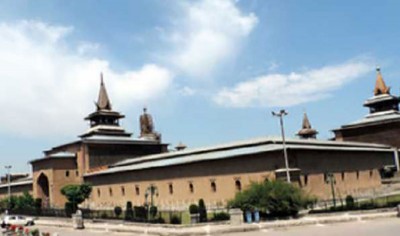 COVID-19 situation in Jammu and Kashmir: Friday prayers not allowed in Jamia Masjid, Hazratbal, other shrines