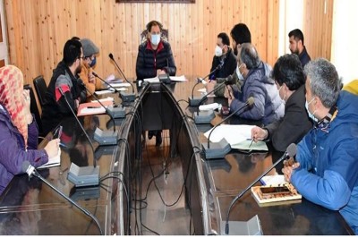 Jammu and Kashmir: DC Ganderbal chairs DLSWC meeting