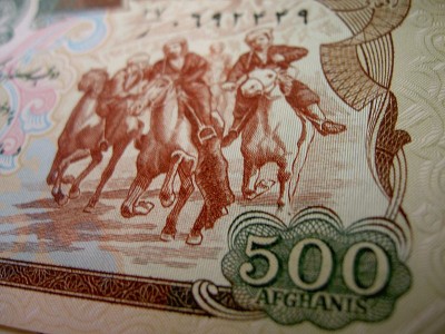 Worn-out banknotes add to Afghanistan's economic woes