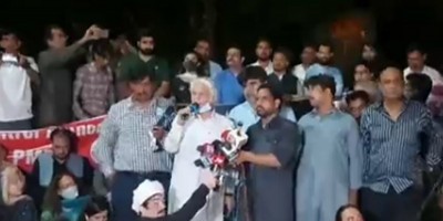 Pakistan journalists protest outside Parliament House against  govt’s plan to bulldoze PMDA