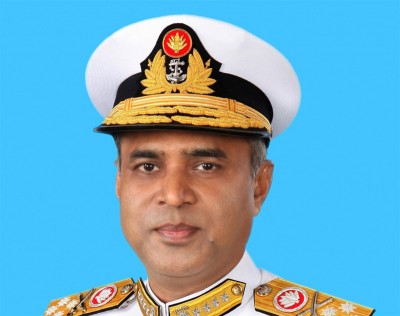 Bangladesh Navy chief visits India