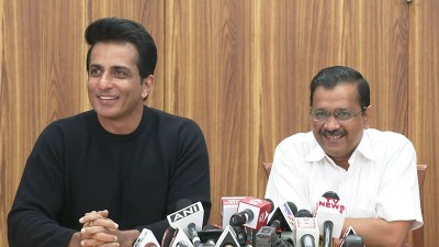 Sonu Sood meets Arvind Kejriwal, becomes brand ambassador of Delhi govt's Desh Ke Mentors programme