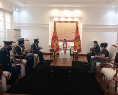Indian Air Chief Marshal RKS Bhadauria visits Sri Lanka, meets PM Mahinda Rajapaksha     