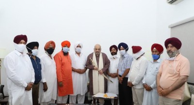 Sikh delegation from Kashmir meets Union Home Minister Amit Shah