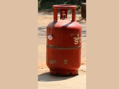 Commercial LPG cylinder prices hiked in metro cities