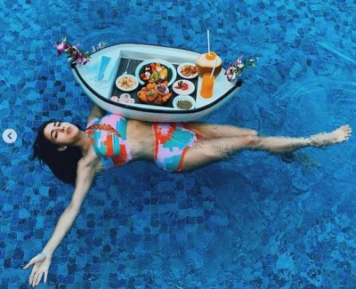 Maldives diary: Sara Ali Khan looks fabulous in her vibrant Instagram images