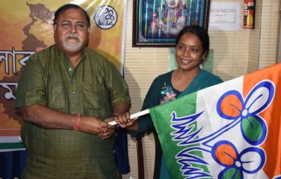 Santhali actor Birbaha Hansda joins Trinamool Congress