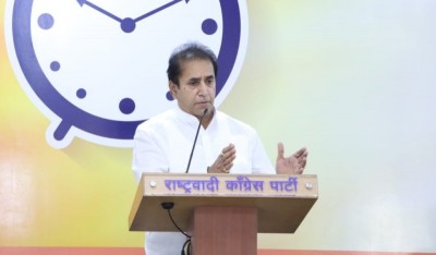 Anil Deshmukh meets Uddhav Thackeray amid oppositions' demand for his resignation