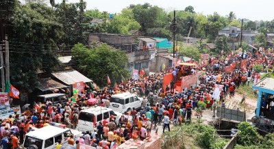 COVID second wave: ECI bars all roadshows, vehicle rallies for last two phases of Bengal polls