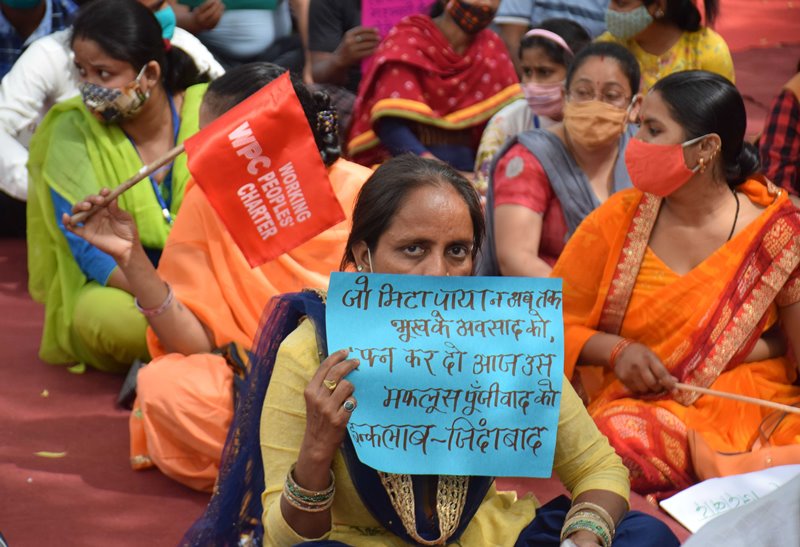 Bandhua Mukti Morcha stagie dharna in New Delhi