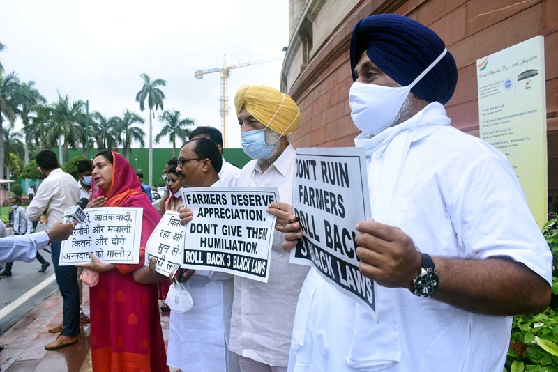Akali Dal protests against farm laws in Parliament
