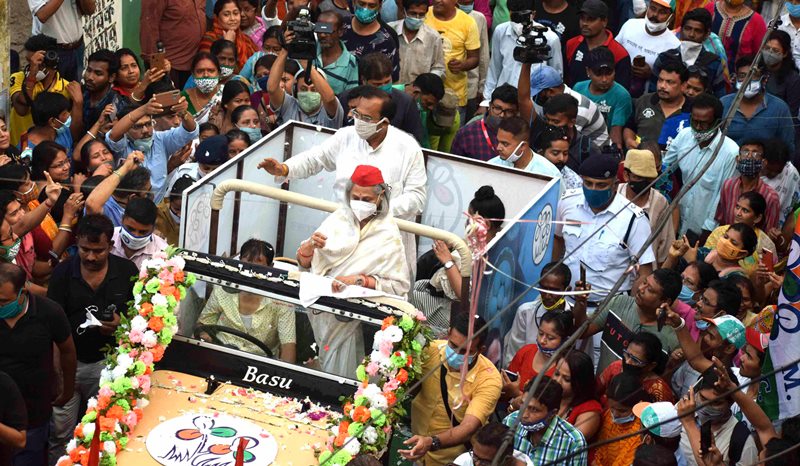 Jaya Bachchan participates in road show in support of TMC candidate Arup Biswas in Kolkata