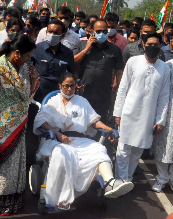 Wheel chair bound Mamata roadshow in Kolkata