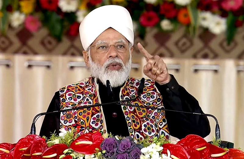 PM Modi in an inauguration ceremony in Varanasi