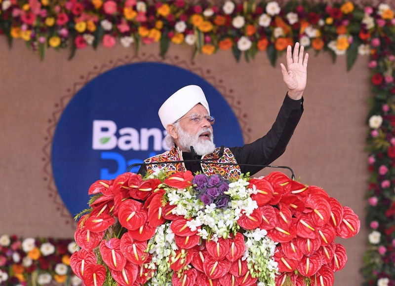PM Modi in an inauguration ceremony in Varanasi