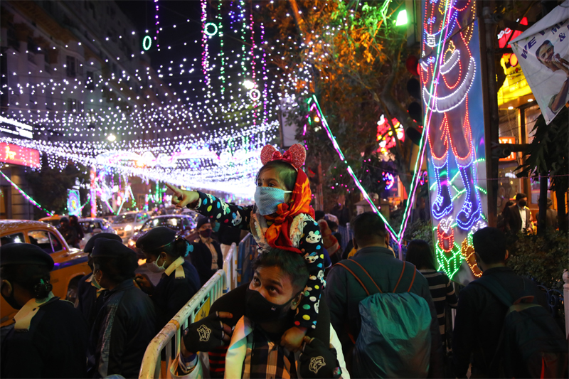 Kolkata welcomes New Year 2021 amid Covid-19 pandemic