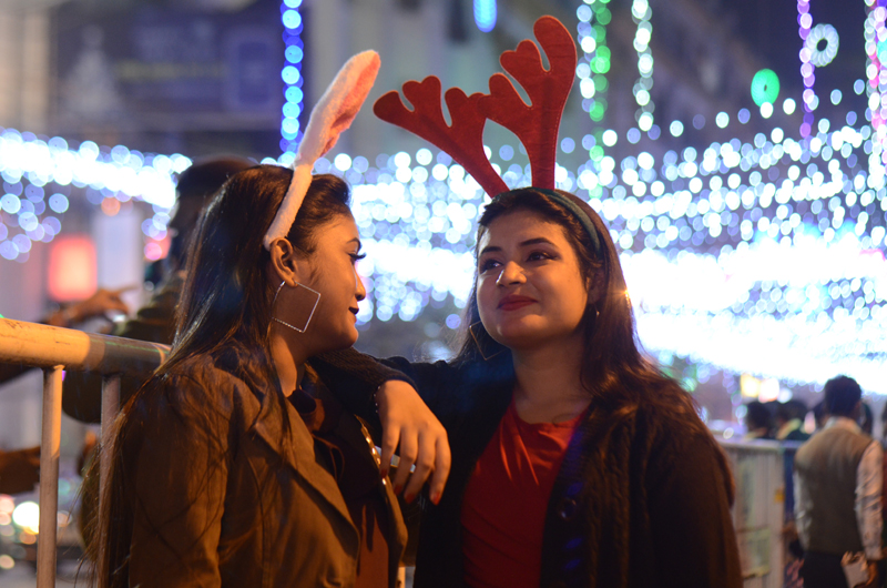 Kolkata welcomes New Year 2021 amid Covid-19 pandemic