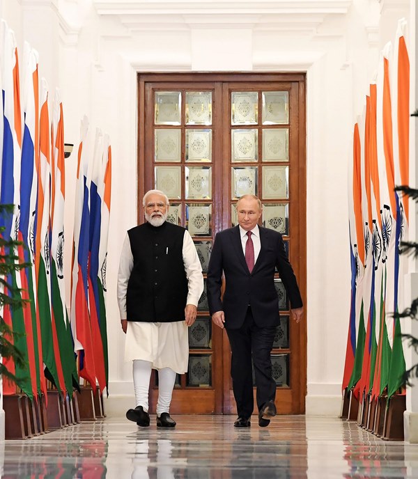 PM Modi, Russian Prez Vladimir Putin arrive for meeting at Hyderabad House in Delhi