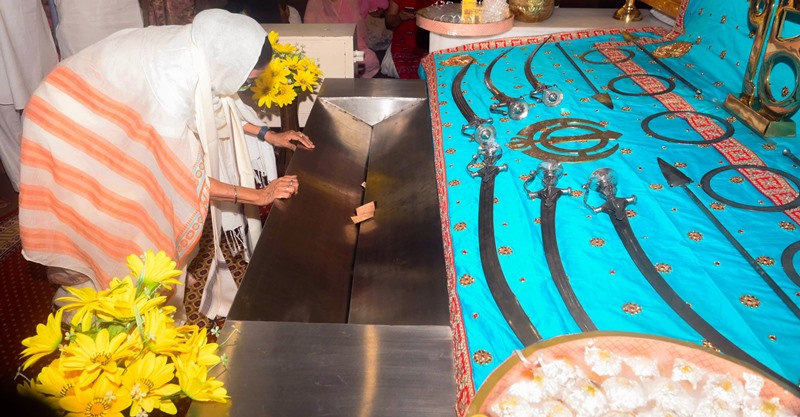 West Bengal: Mamata Banerjee visits Gurdwara ahead of Bhabanipur byelection