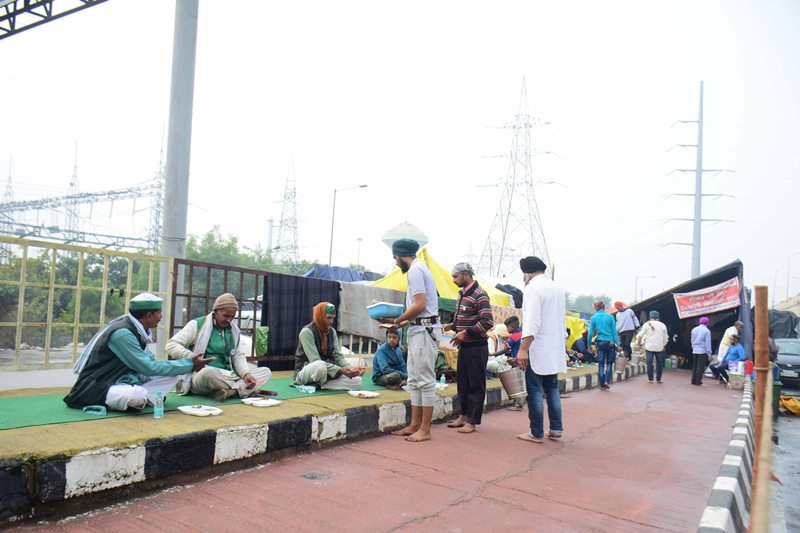 Farmers' protests continue in Singhu border