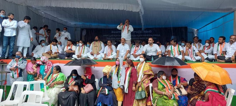 Congress protests against Pegasus in Hyderabad