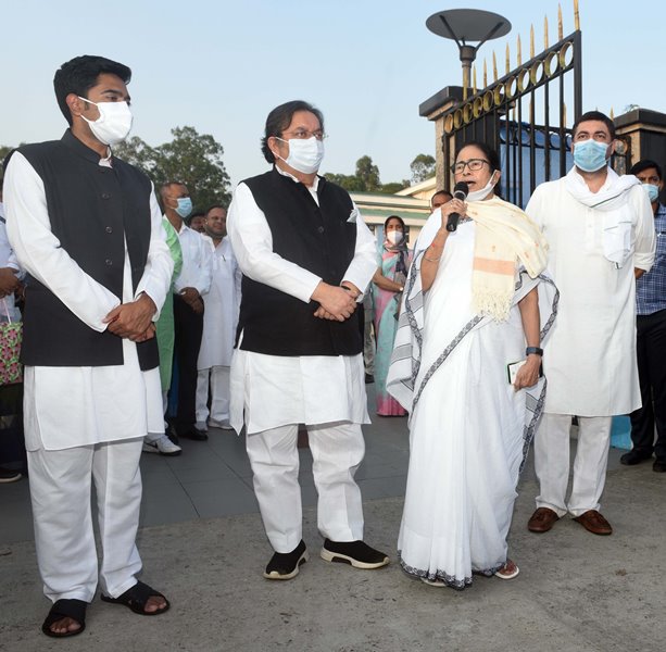 Two UP Congress leaders join TMC