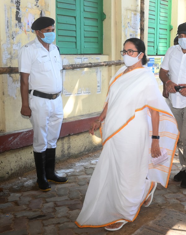 Bhabanipur bypoll: West Bengal CM Mamata Banerjee casts vote