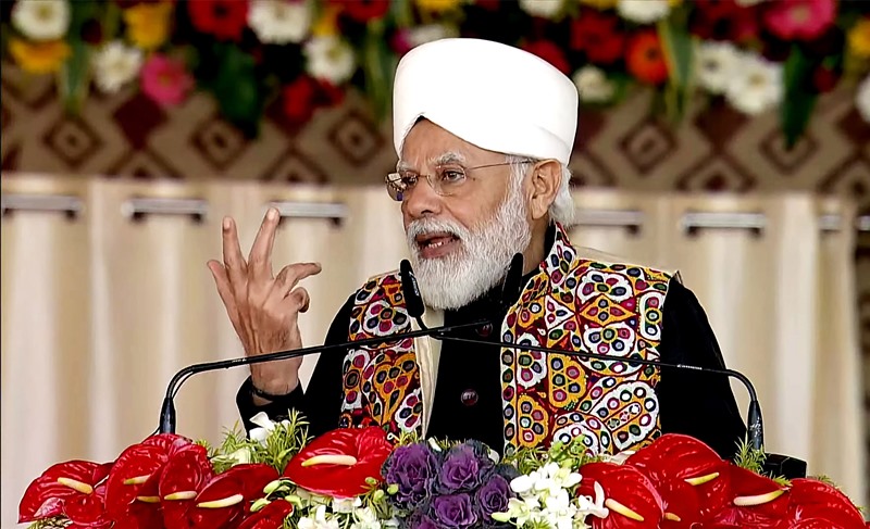 PM Modi in an inauguration ceremony in Varanasi