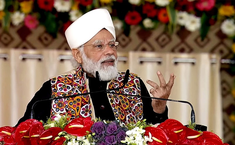 PM Modi in an inauguration ceremony in Varanasi