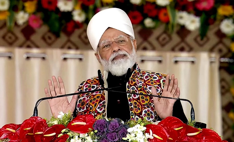 PM Modi in an inauguration ceremony in Varanasi
