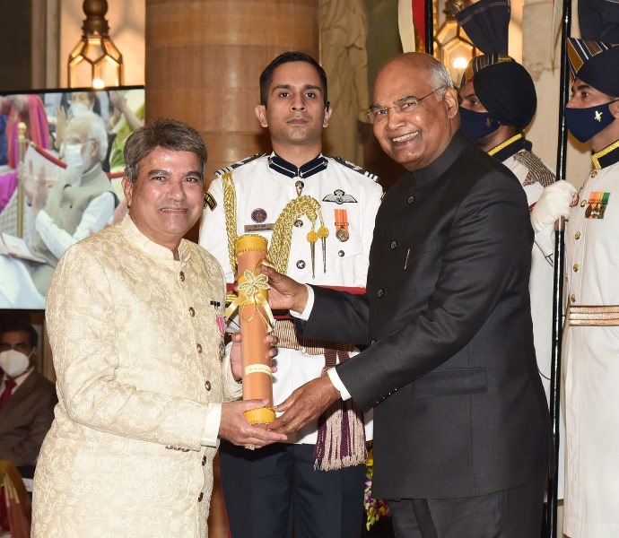 Prez Ram Nath Kovind presents Padma Shri, Padma Bhushan awards to dignitaries at Rashtrapati Bhavan in Delhi