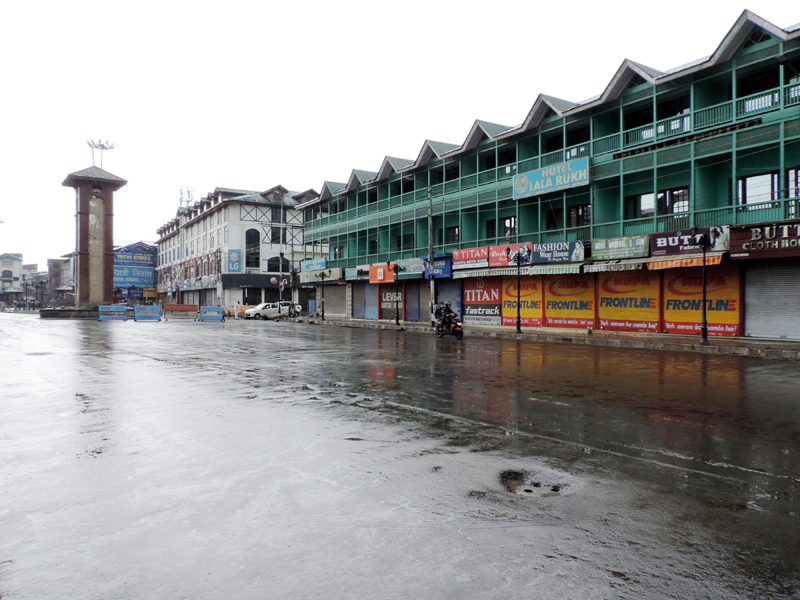 Lal Chowk in Srinagar wears deserted look amid lockdown