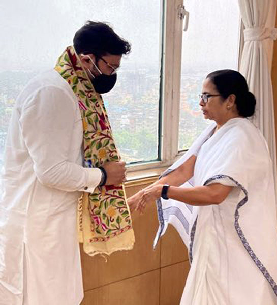 Babul Supriyo meets Mamata Banerjee days after joining TMC