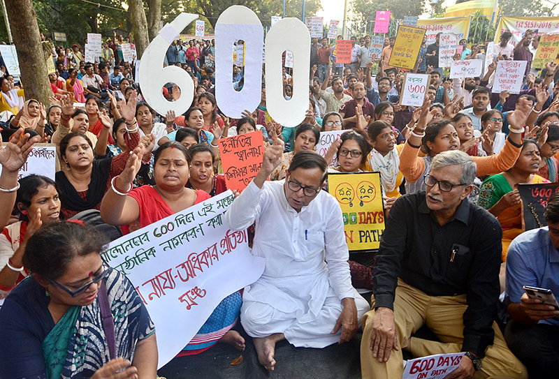 Left Front rallies in protest against Mamata govt over SSC job issue