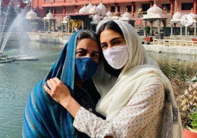 Sara Ali Khan visits Mahakaleshwar Jyotirlinga temple with mom Amrita