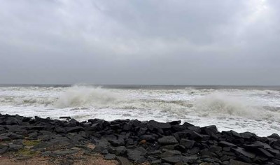Cyclone Mandous: Kakinada –Uppada beach road in Andhra Pradesh closed for traffic