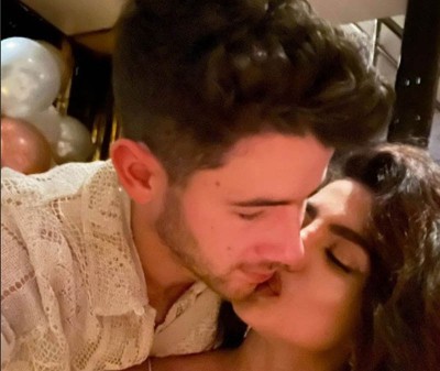 Priyanka Chopra Jonas-Nick celebrate moment of togetherness to welcome New Year