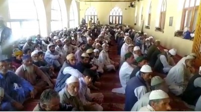 Kashmir: People vow to protect minorities during Friday congregation in Jama Masjid