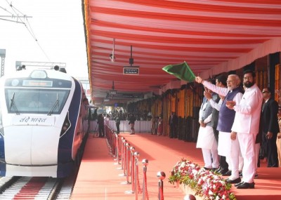 PM Modi flags off Vande Bharat Express in Nagpur