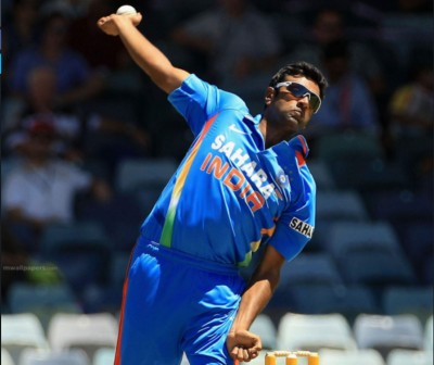 IPL : R Ashwin becomes first batsman to become retired-out