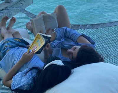 Twinkle Khanna shares adorable image with daughter Nitara on Instagram