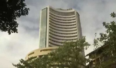 Sensex down over 100 pts, Nifty slips by 26.30 points