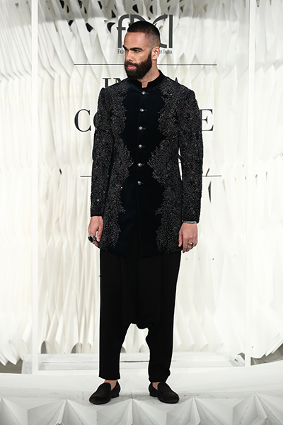 India Couture Week: Malaika Arora turns showstopper for designer duo Rohit Gandhi and Rahul Khanna