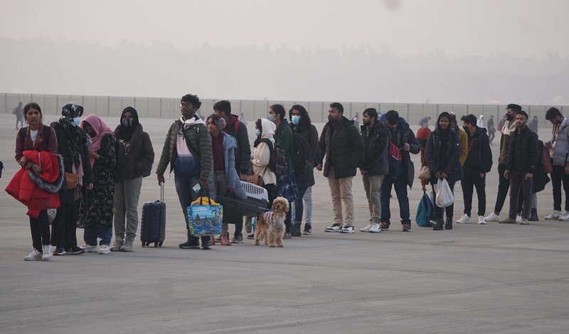 Indian students return home from Ukraine