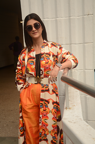 Dev starrer Projapati's first poster unveiled