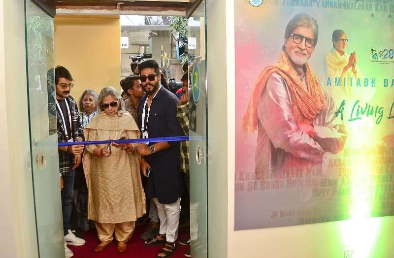 28th KIFF: Jaya Bachchan inaugurates exhibition on ’living legend’ Amitabh Bachchan