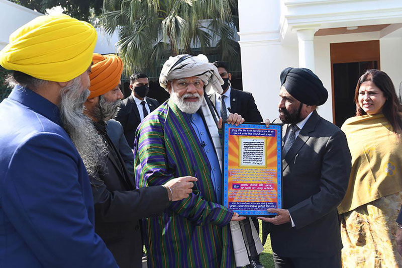 Narendra Modi meets Afghan Sikhs, Hindus
